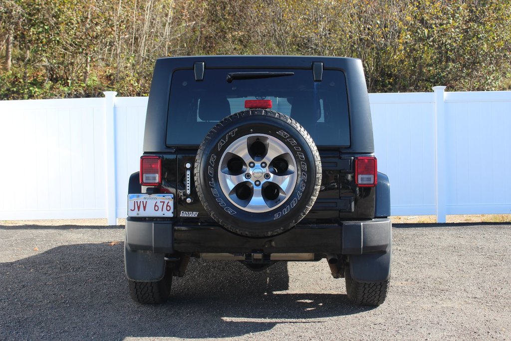 2017 Jeep Wrangler Unlimited in Antigonish, Nova Scotia - 6 - w1024h768px