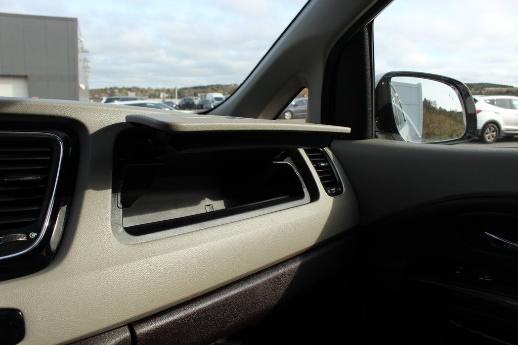 2017 Kia Sedona SXL | Lthr | Cam | HtdSeats | Bluetooth | Aux in Saint John, New Brunswick - 44 - w1024h768px