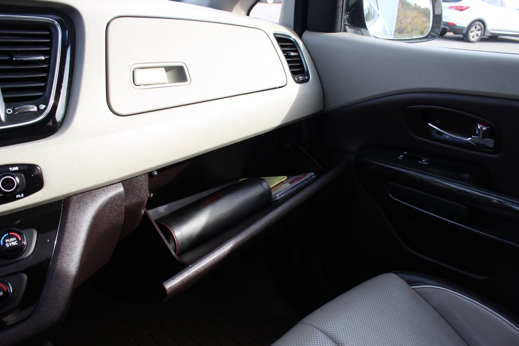 2017 Kia Sedona SXL | Lthr | Cam | HtdSeats | Bluetooth | Aux in Saint John, New Brunswick - 43 - w1024h768px