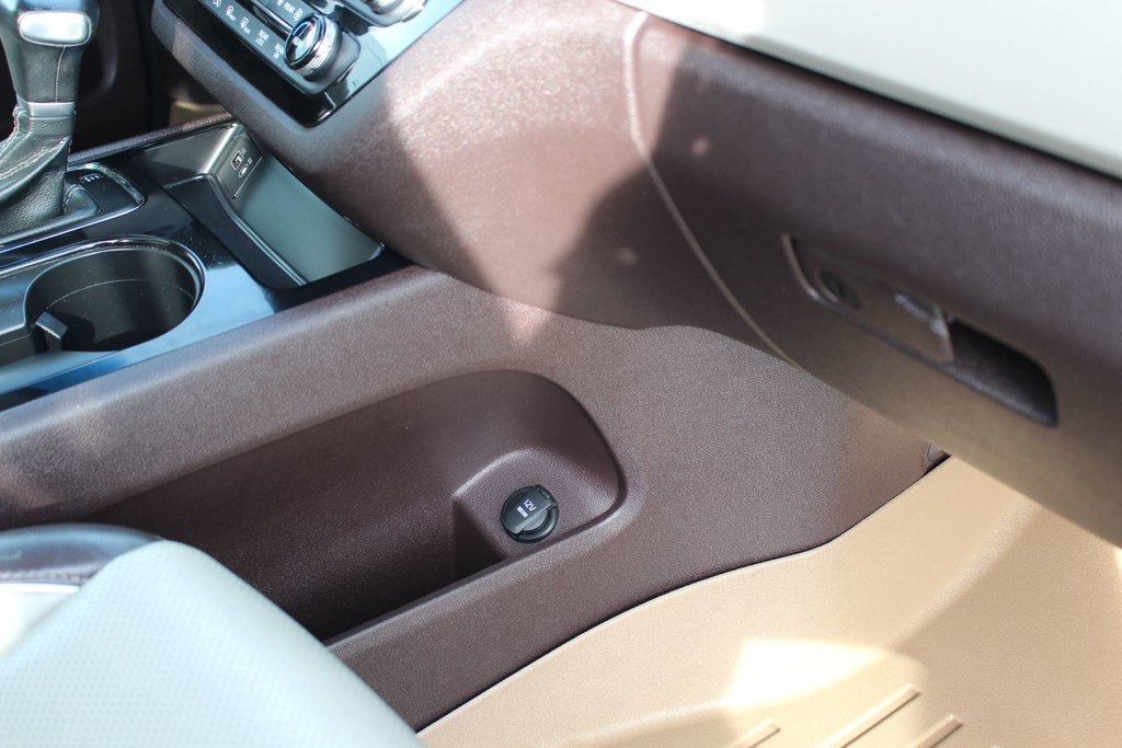 2017 Kia Sedona SXL | Lthr | Cam | HtdSeats | Bluetooth | Aux in Saint John, New Brunswick - 45 - w1024h768px