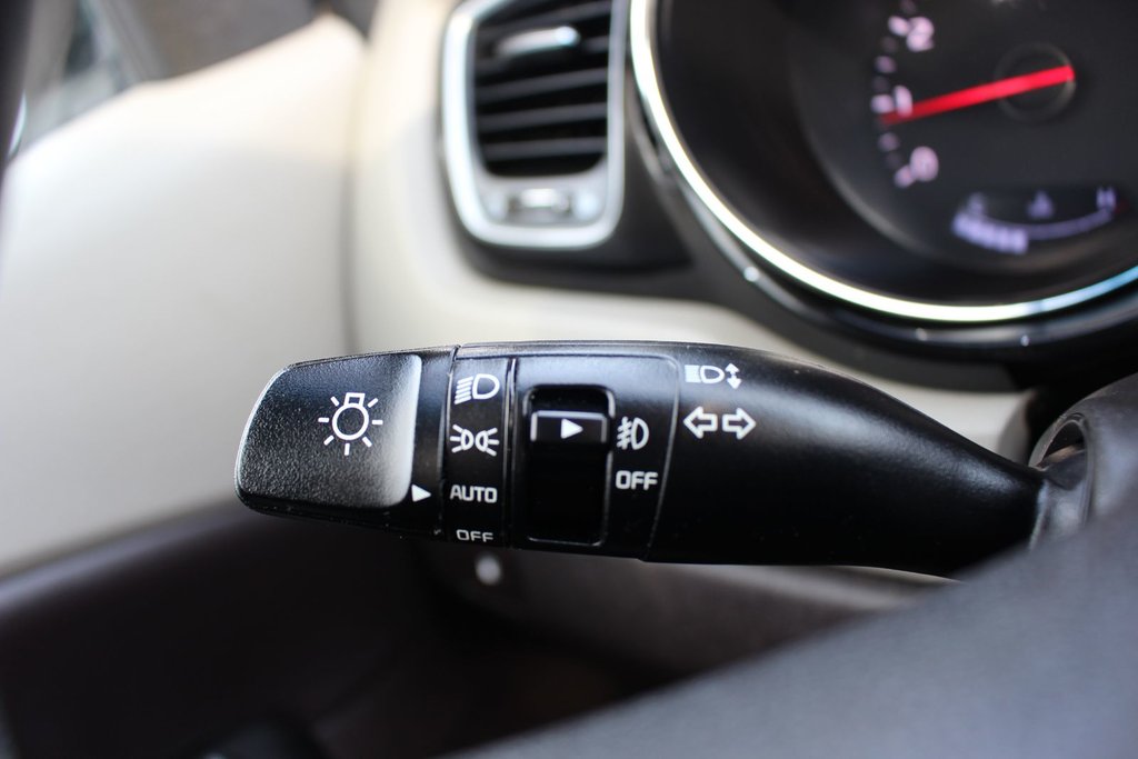 2017 Kia Sedona SXL | Lthr | Cam | HtdSeats | Bluetooth | Aux in Saint John, New Brunswick - 17 - w1024h768px