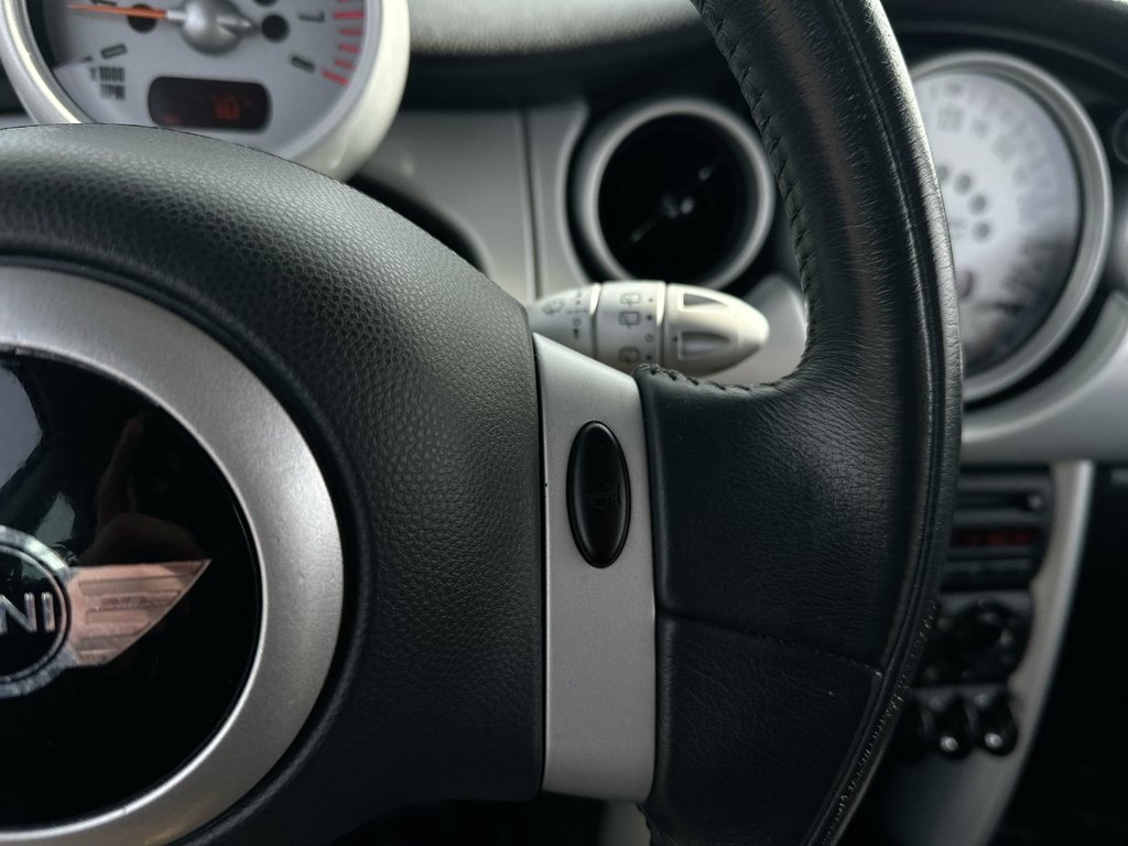 2002 MINI Cooper Hardtop Lthr | HtdSeats | CDPlayer | PwrWndws | Keyless in Saint John, New Brunswick - 21 - w1024h768px