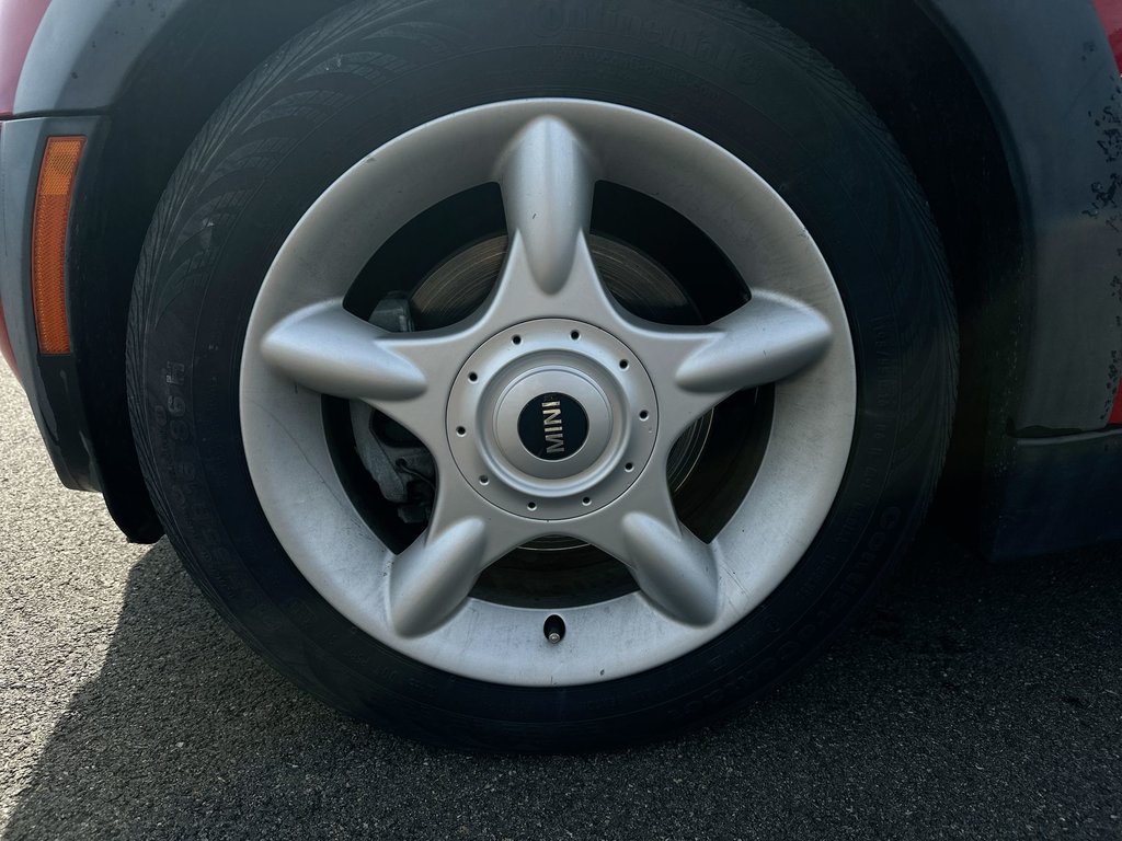 2002 MINI Cooper Hardtop Lthr | HtdSeats | CDPlayer | PwrWndws | Keyless in Saint John, New Brunswick - 10 - w1024h768px