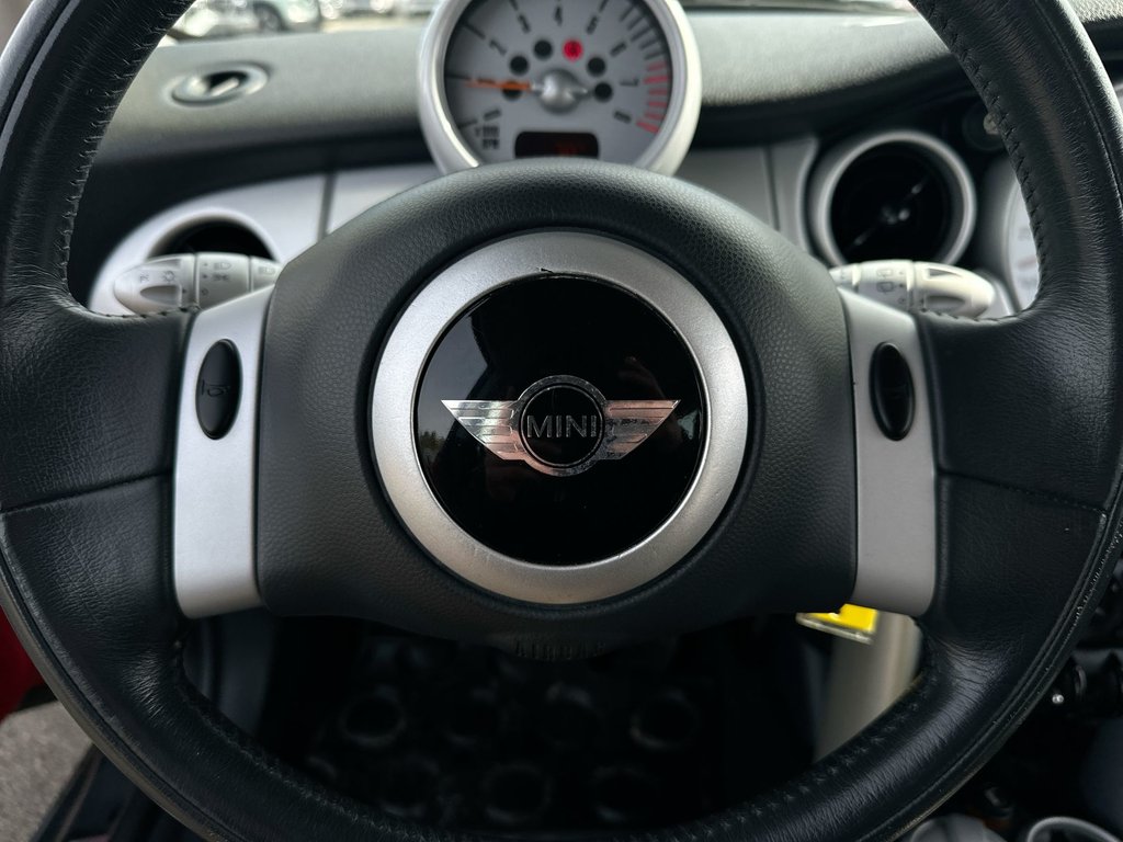 2002 MINI Cooper Hardtop Lthr | HtdSeats | CDPlayer | PwrWndws | Keyless in Saint John, New Brunswick - 18 - w1024h768px