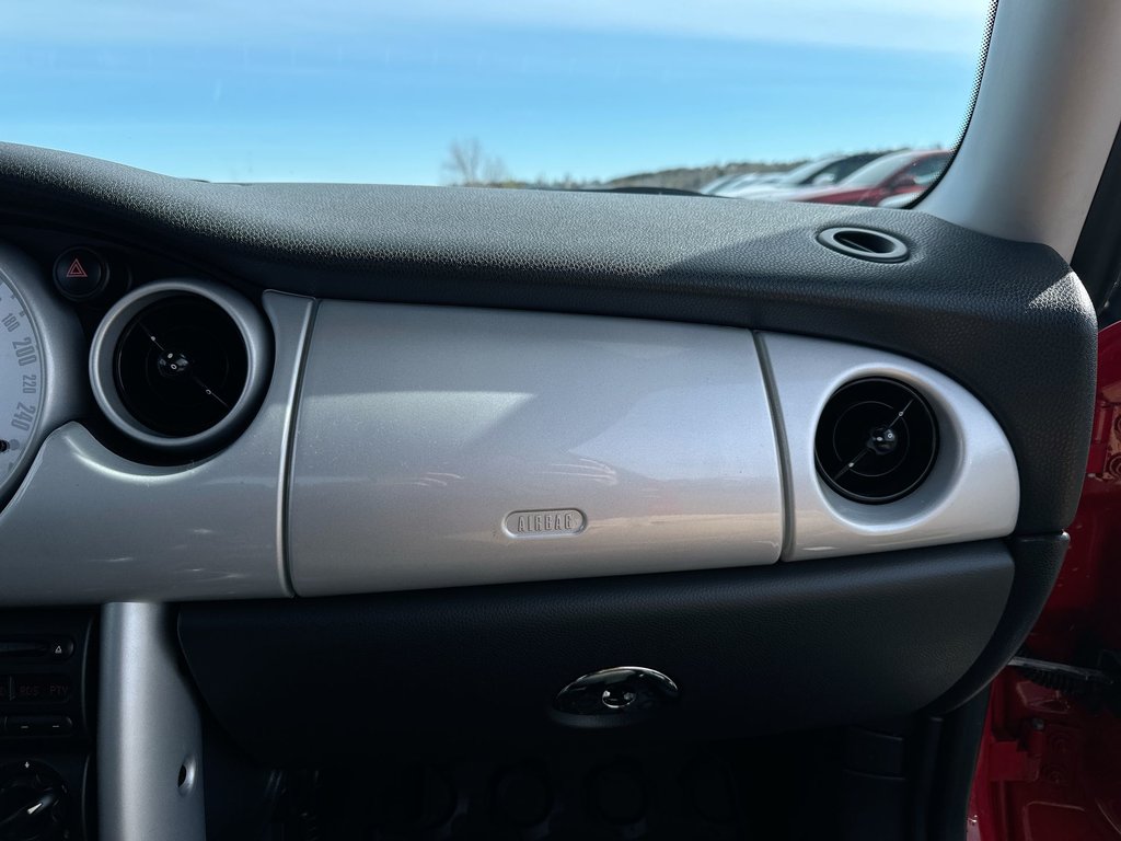 2002 MINI Cooper Hardtop Lthr | HtdSeats | CDPlayer | PwrWndws | Keyless in Saint John, New Brunswick - 44 - w1024h768px