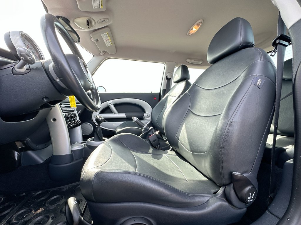 2002 MINI Cooper Hardtop Lthr | HtdSeats | CDPlayer | PwrWndws | Keyless in Saint John, New Brunswick - 14 - w1024h768px