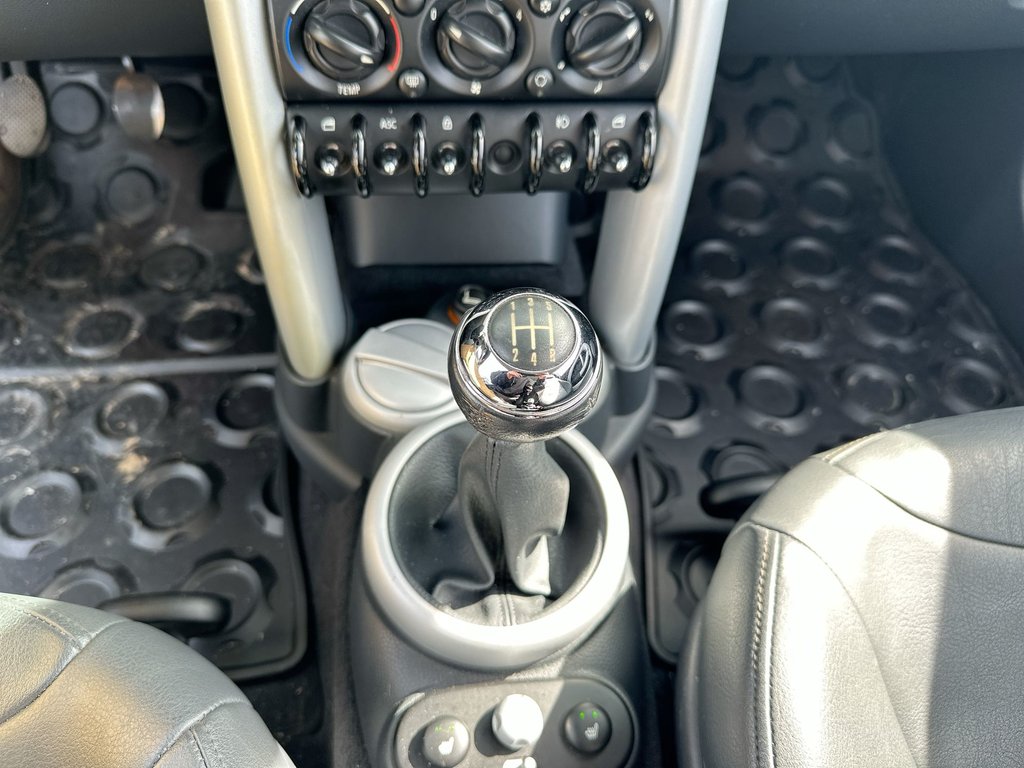 2002 MINI Cooper Hardtop Lthr | HtdSeats | CDPlayer | PwrWndws | Keyless in Saint John, New Brunswick - 31 - w1024h768px