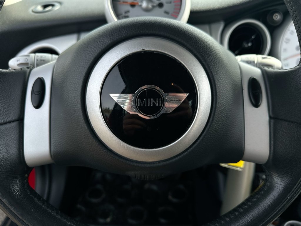 2002 MINI Cooper Hardtop Lthr | HtdSeats | CDPlayer | PwrWndws | Keyless in Saint John, New Brunswick - 19 - w1024h768px