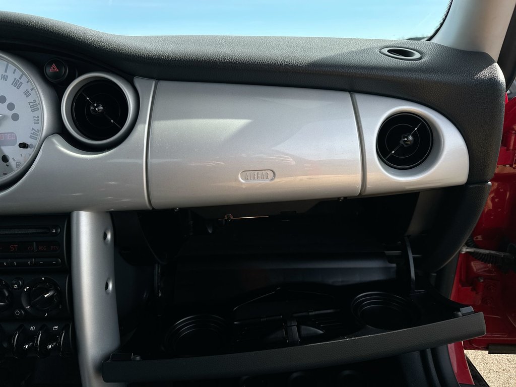 2002 MINI Cooper Hardtop Lthr | HtdSeats | CDPlayer | PwrWndws | Keyless in Saint John, New Brunswick - 43 - w1024h768px
