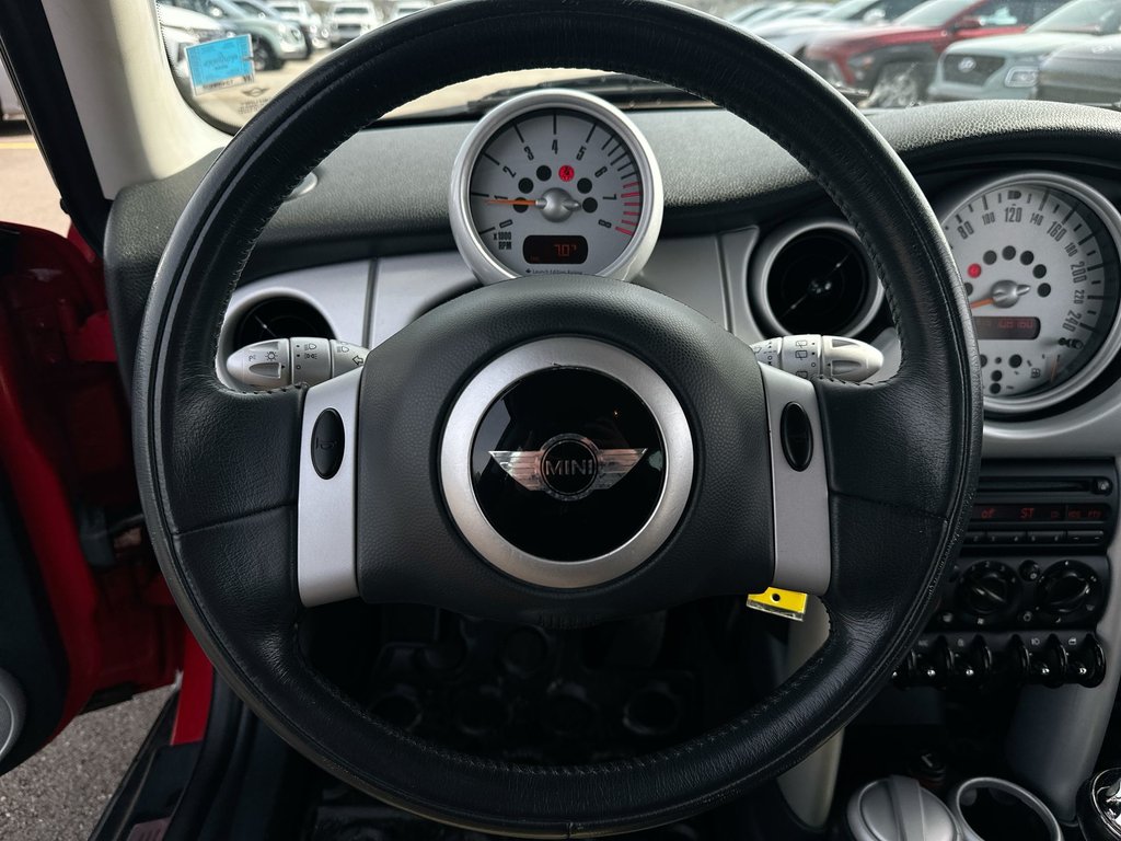 2002 MINI Cooper Hardtop Lthr | HtdSeats | CDPlayer | PwrWndws | Keyless in Saint John, New Brunswick - 17 - w1024h768px