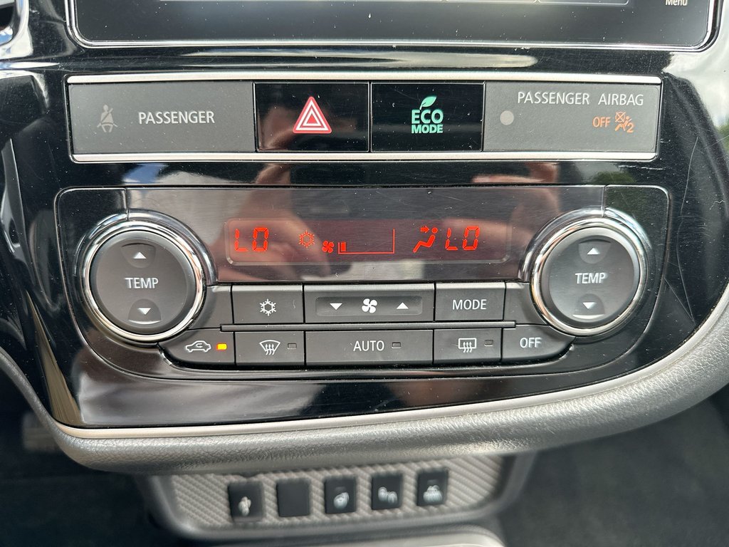 2019 Mitsubishi Outlander PHEV GT | Roof | Lthr | HtdSeats | Warranty to 2027 in Saint John, New Brunswick - 27 - w1024h768px