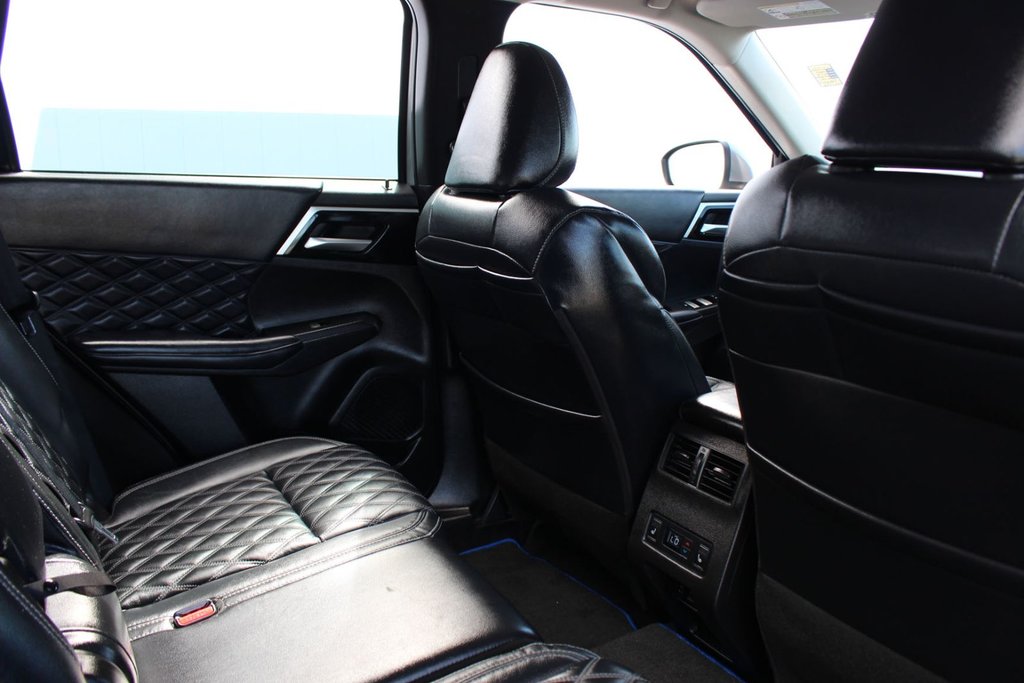 2023 Mitsubishi OUTLANDER PHEV SEL | PHEV | Leather | SunRoof | Warranty to 2033 in Saint John, New Brunswick - 40 - w1024h768px