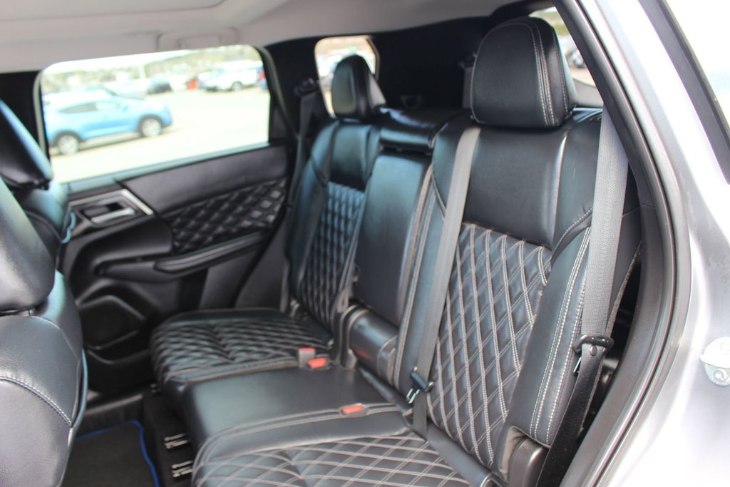 2023 Mitsubishi OUTLANDER PHEV SEL | PHEV | Leather | SunRoof | Warranty to 2033 in Saint John, New Brunswick - 31 - w1024h768px