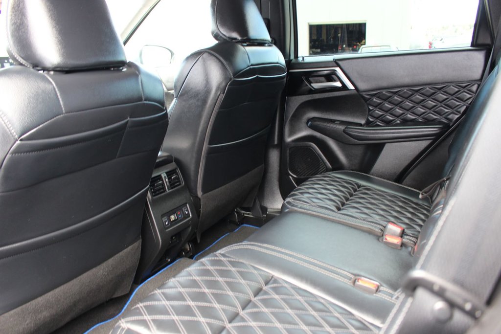 2023 Mitsubishi OUTLANDER PHEV SEL | PHEV | Leather | SunRoof | Warranty to 2033 in Saint John, New Brunswick - 33 - w1024h768px