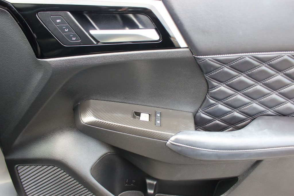 2023 Mitsubishi OUTLANDER PHEV SEL | PHEV | Leather | SunRoof | Warranty to 2033 in Saint John, New Brunswick - 47 - w1024h768px