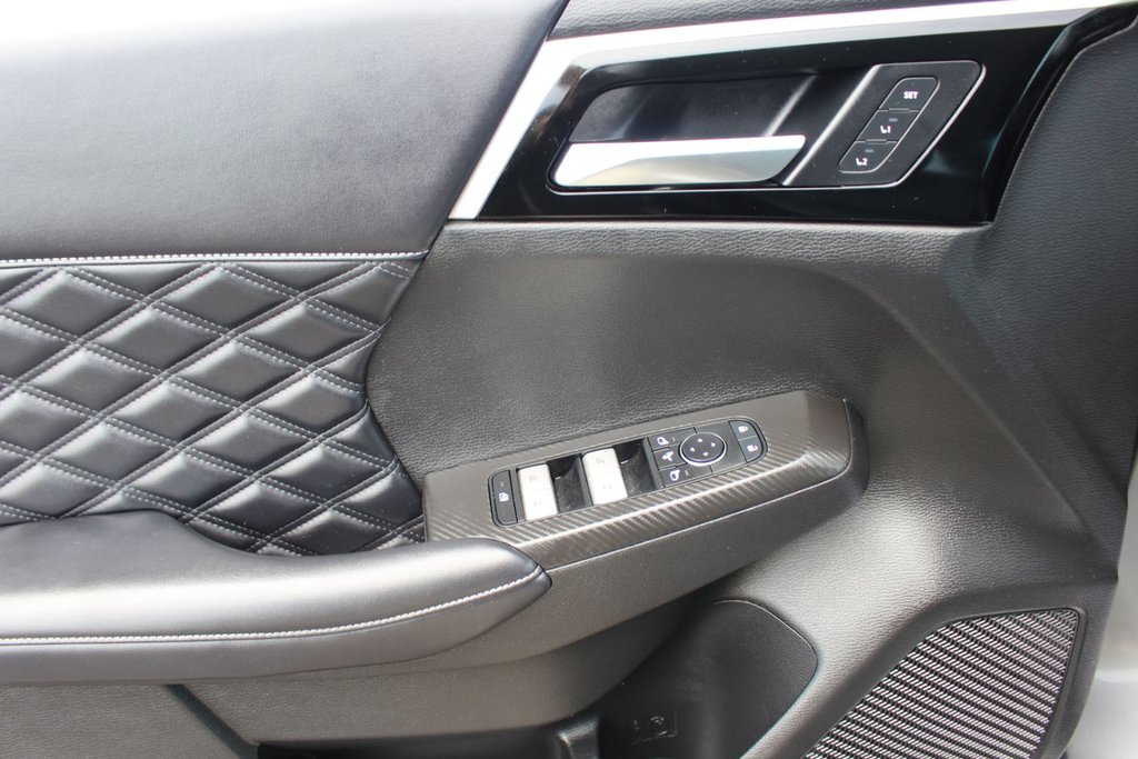 2023 Mitsubishi OUTLANDER PHEV SEL | PHEV | Leather | SunRoof | Warranty to 2033 in Saint John, New Brunswick - 14 - w1024h768px