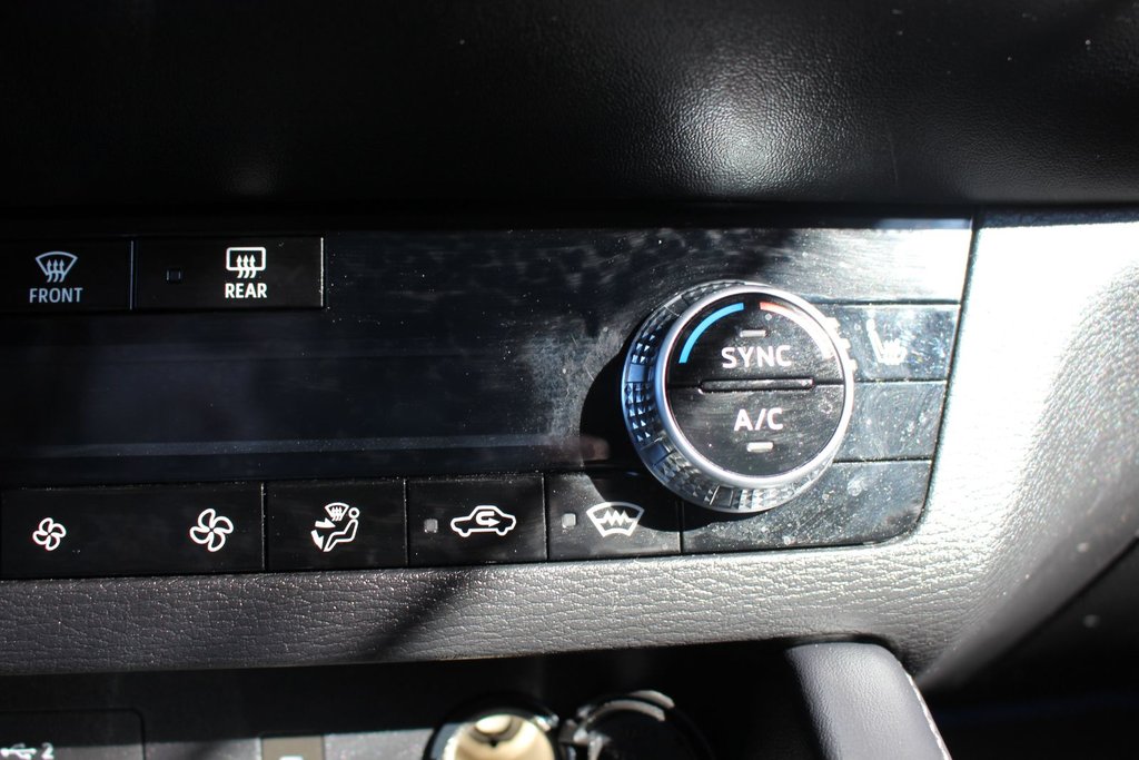2023 Mitsubishi OUTLANDER PHEV in Antigonish, Nova Scotia - 28 - w1024h768px