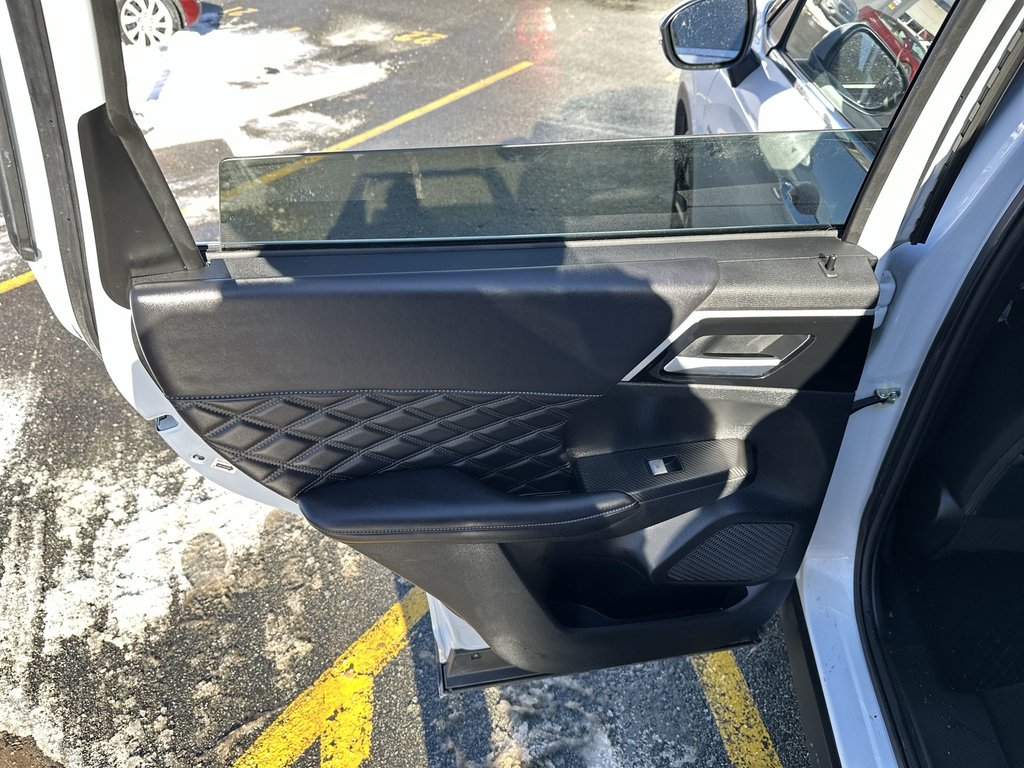 2025 Mitsubishi Outlander Plug-In Hybrid SEL | Cam | Lthr | HtdSeat | Warranty to 2034 in Saint John, New Brunswick - 35 - w1024h768px