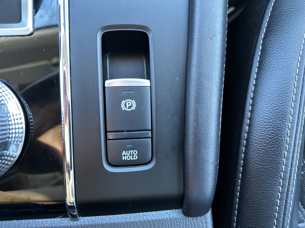 2025 Mitsubishi Outlander Plug-In Hybrid SEL | Cam | Lthr | HtdSeat | Warranty to 2034 in Saint John, New Brunswick - 30 - w1024h768px