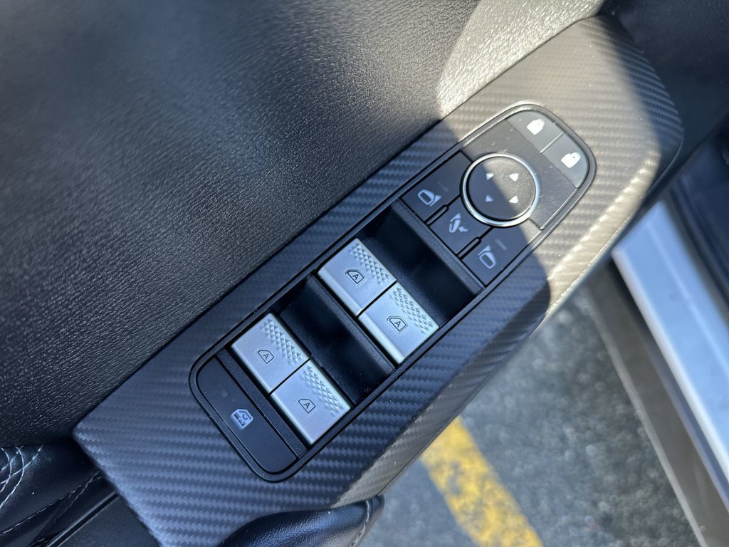 2025 Mitsubishi Outlander Plug-In Hybrid SEL | Cam | Lthr | HtdSeat | Warranty to 2034 in Saint John, New Brunswick - 15 - w1024h768px