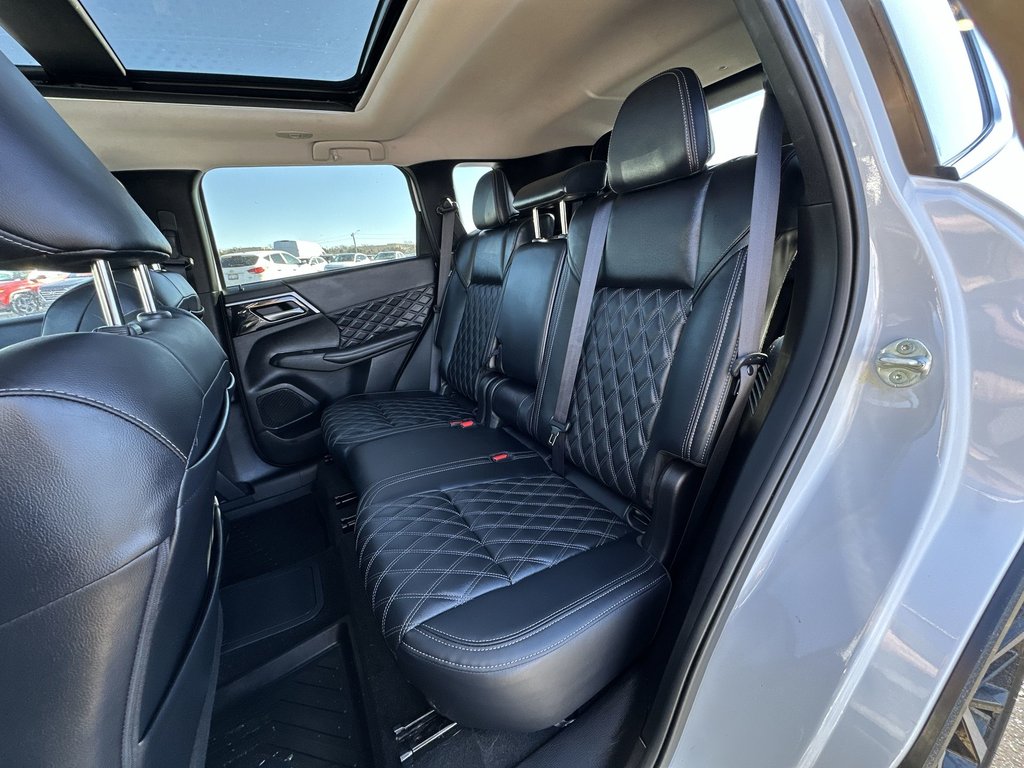 2025 Mitsubishi Outlander Plug-In Hybrid in Antigonish, Nova Scotia - 32 - w1024h768px