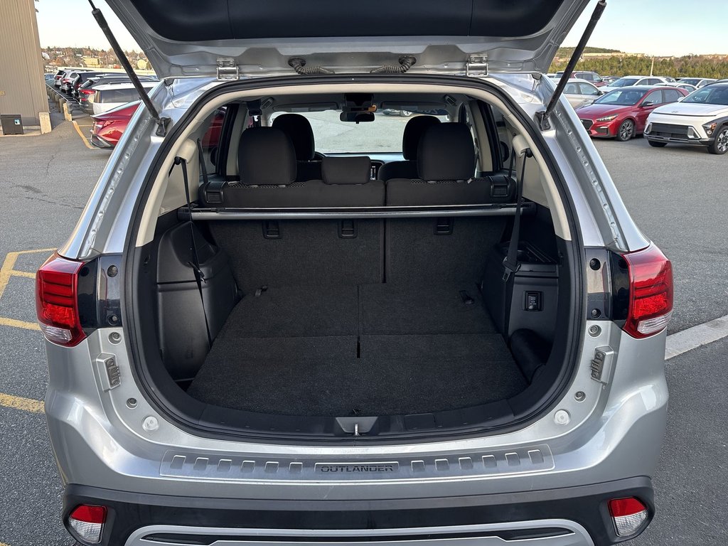 2020 Mitsubishi OUTLANDER SE | Roof | Cam | HtdSeats | Cruise | Aux | USB in Saint John, New Brunswick - 35 - w1024h768px