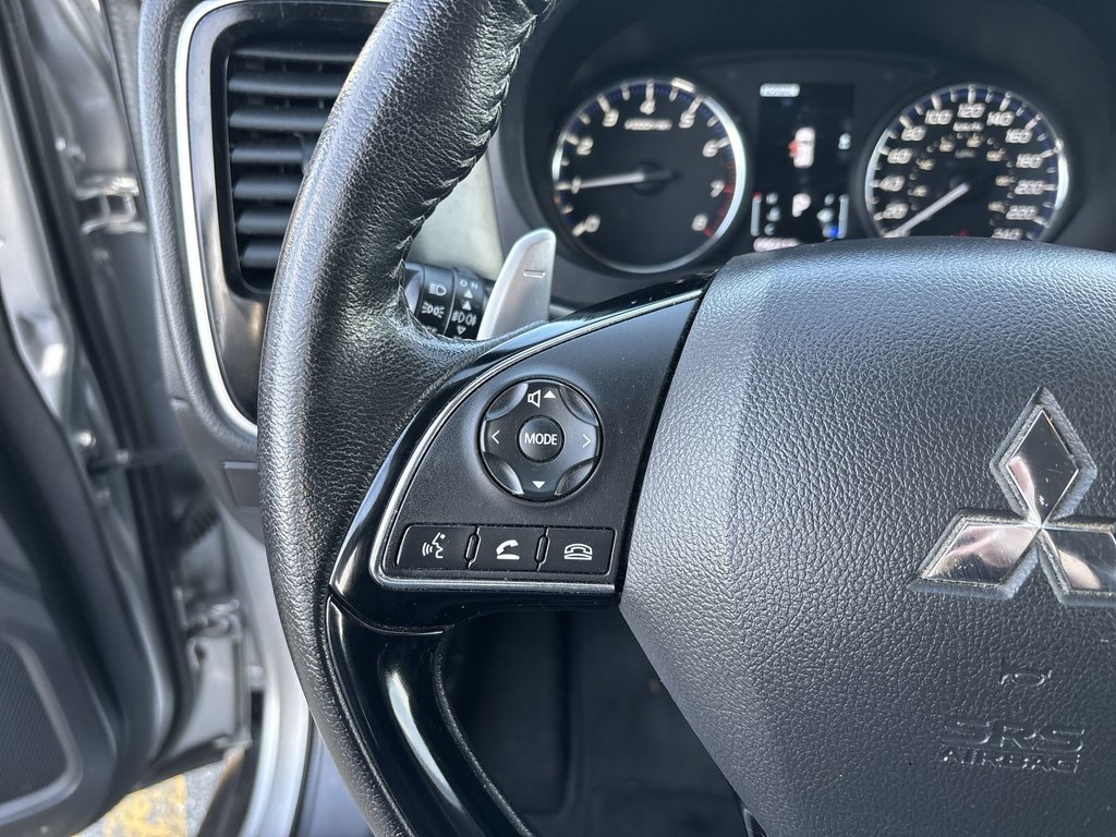 2020 Mitsubishi OUTLANDER SE | Roof | Cam | HtdSeats | Cruise | Aux | USB in Saint John, New Brunswick - 19 - w1024h768px