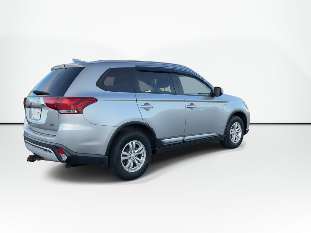 2020 Mitsubishi OUTLANDER SE | Roof | Cam | HtdSeats | Cruise | Aux | USB in Saint John, New Brunswick - 8 - w1024h768px
