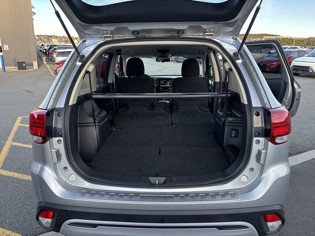 2020 Mitsubishi OUTLANDER SE | Roof | Cam | HtdSeats | Cruise | Aux | USB in Saint John, New Brunswick - 36 - w1024h768px