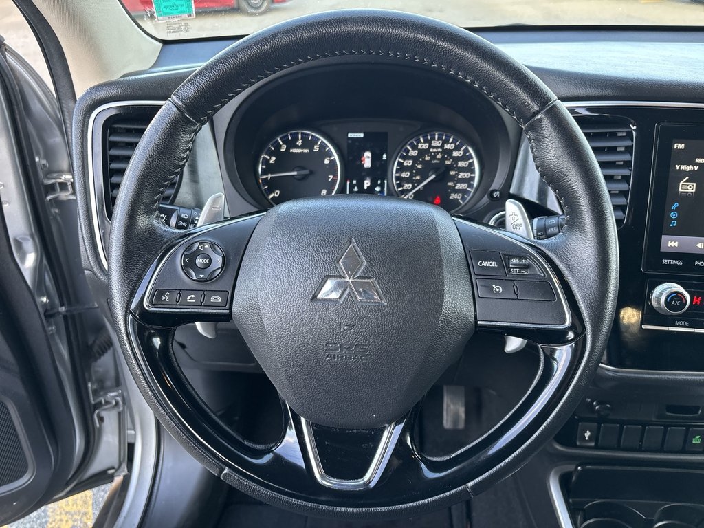 2020 Mitsubishi OUTLANDER SE | Roof | Cam | HtdSeats | Cruise | Aux | USB in Saint John, New Brunswick - 17 - w1024h768px