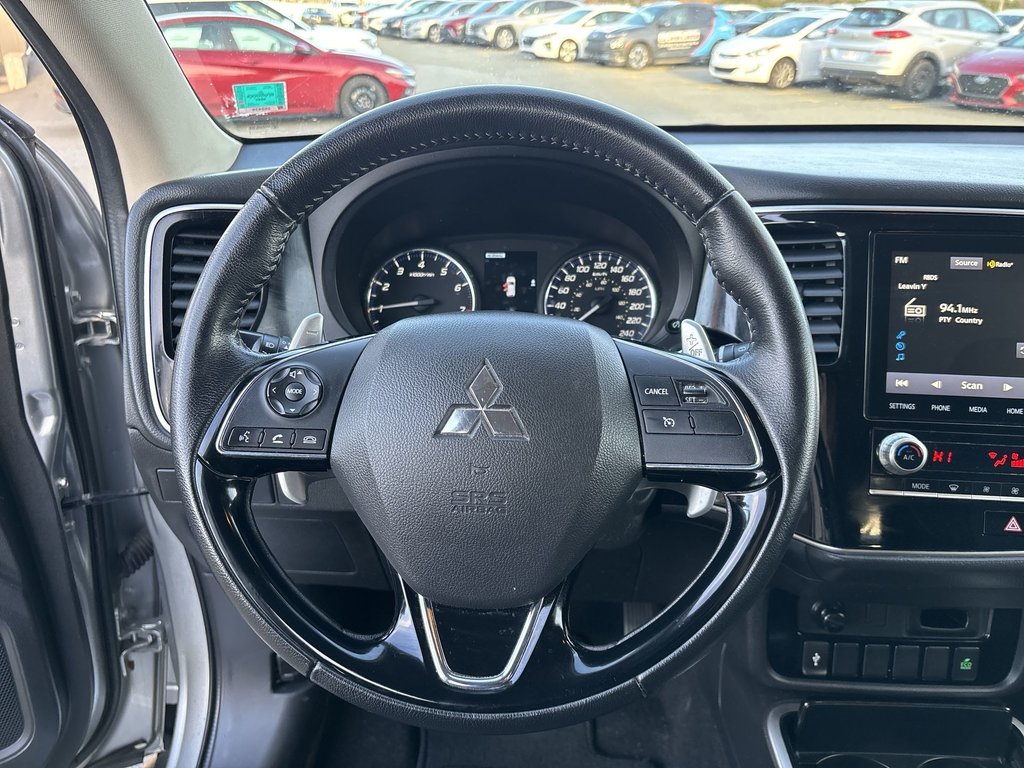 2020 Mitsubishi OUTLANDER SE | Roof | Cam | HtdSeats | Cruise | Aux | USB in Saint John, New Brunswick - 18 - w1024h768px
