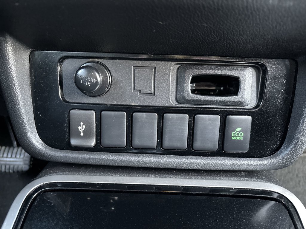 2020 Mitsubishi OUTLANDER SE | Roof | Cam | HtdSeats | Cruise | Aux | USB in Saint John, New Brunswick - 43 - w1024h768px