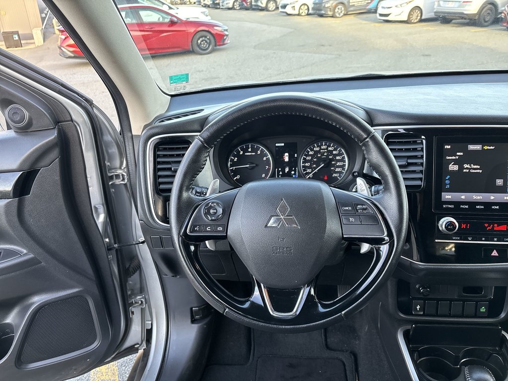 2020 Mitsubishi OUTLANDER SE | Roof | Cam | HtdSeats | Cruise | Aux | USB in Saint John, New Brunswick - 16 - w1024h768px