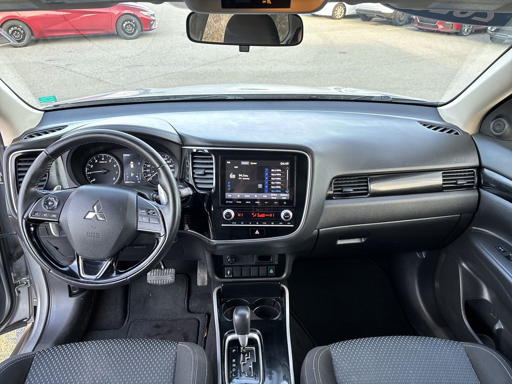 2020 Mitsubishi OUTLANDER SE | Roof | Cam | HtdSeats | Cruise | Aux | USB in Saint John, New Brunswick - 15 - w1024h768px