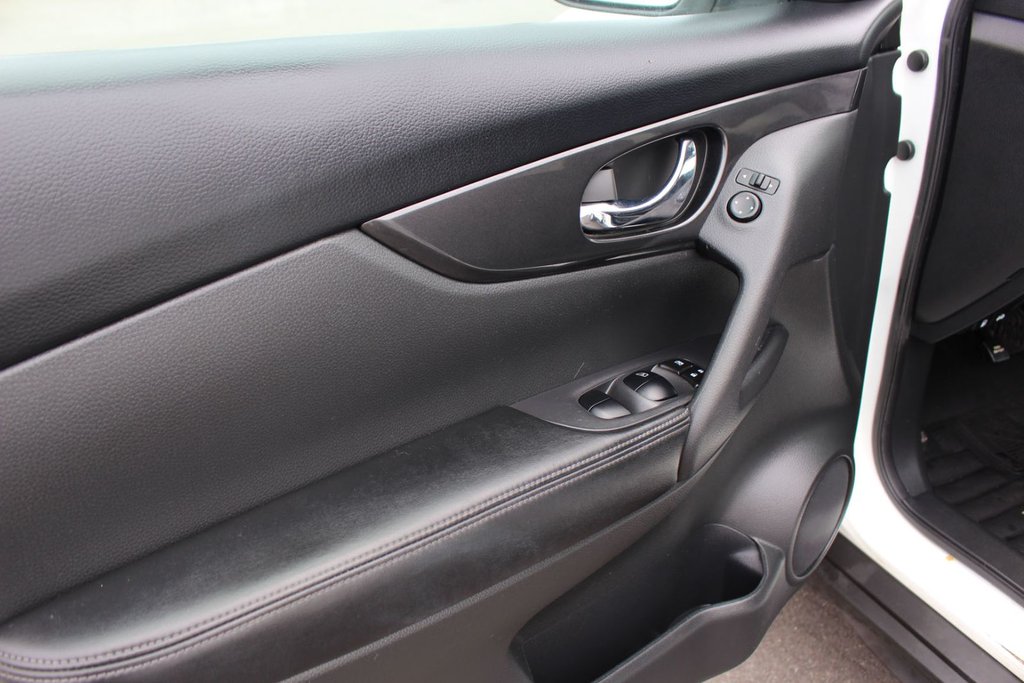 2017 Nissan Rogue SV | HtdSeats | Cam | Bluetooth | Aux | USB in Saint John, New Brunswick - 7 - w1024h768px