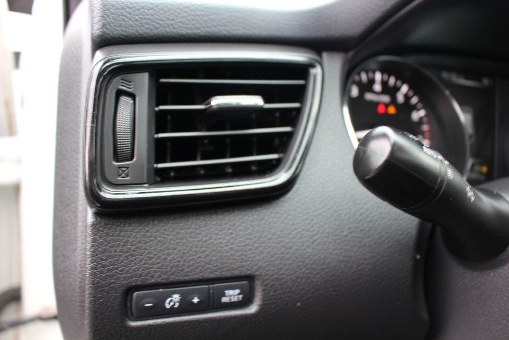2017 Nissan Rogue SV | HtdSeats | Cam | Bluetooth | Aux | USB in Saint John, New Brunswick - 12 - w1024h768px