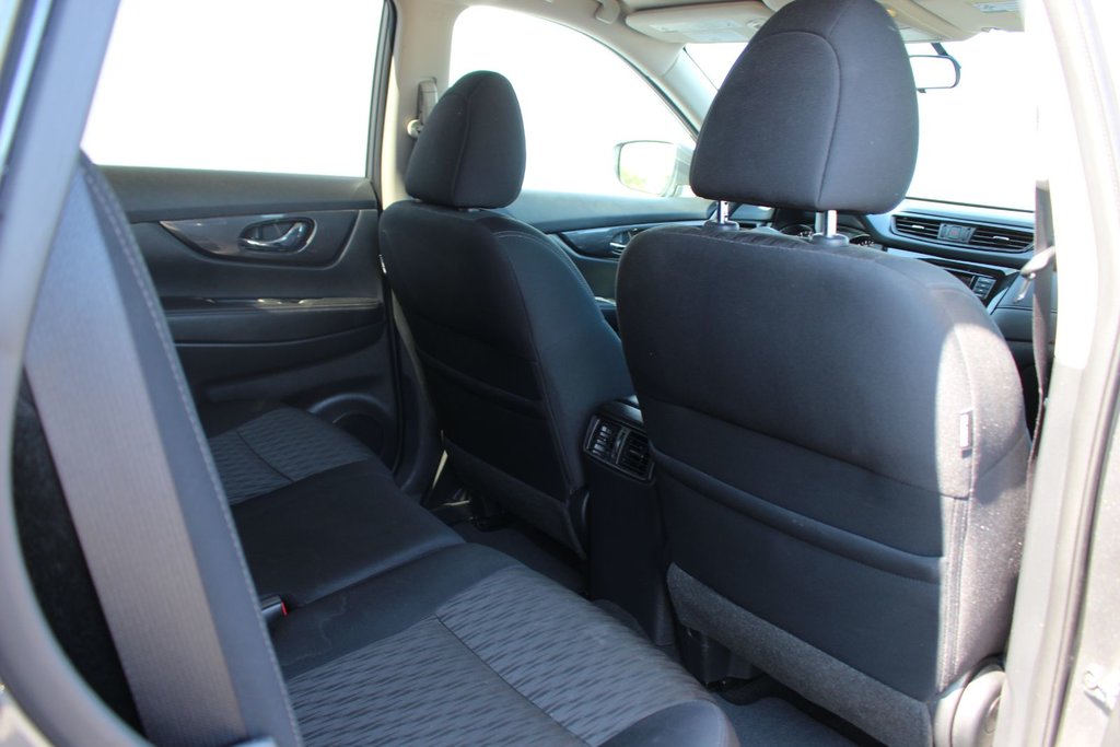 2018 Nissan Rogue in Antigonish, Nova Scotia - 38 - w1024h768px