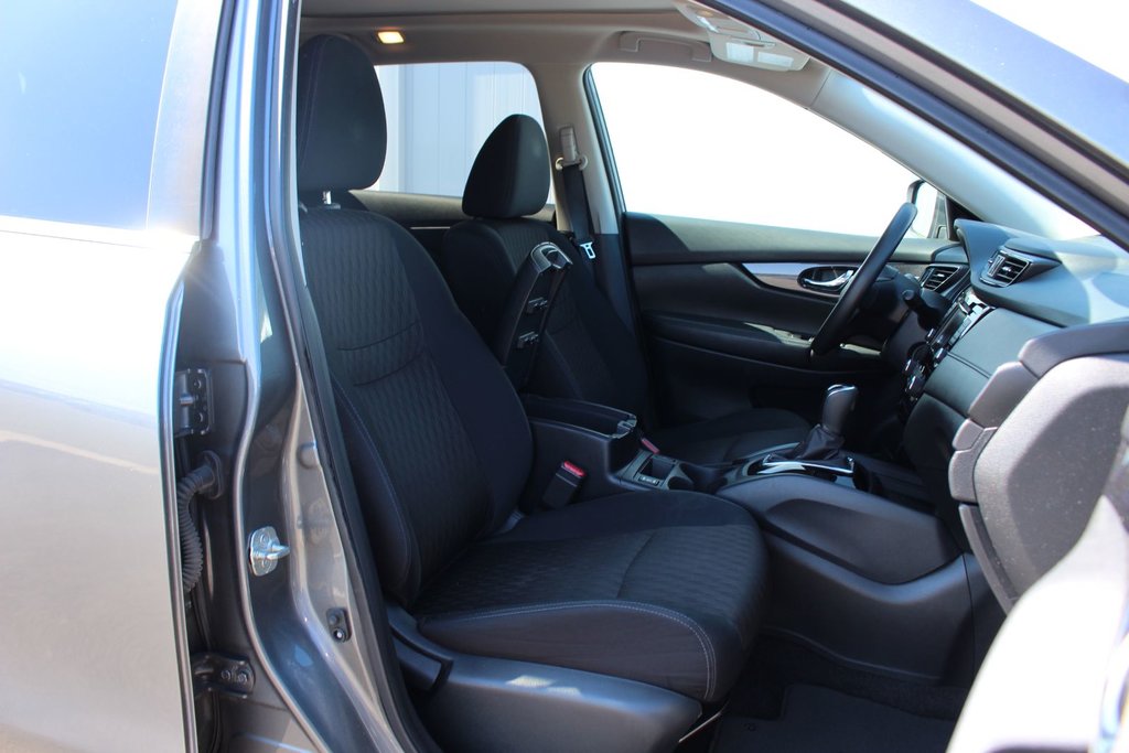 2018 Nissan Rogue in Antigonish, Nova Scotia - 41 - w1024h768px