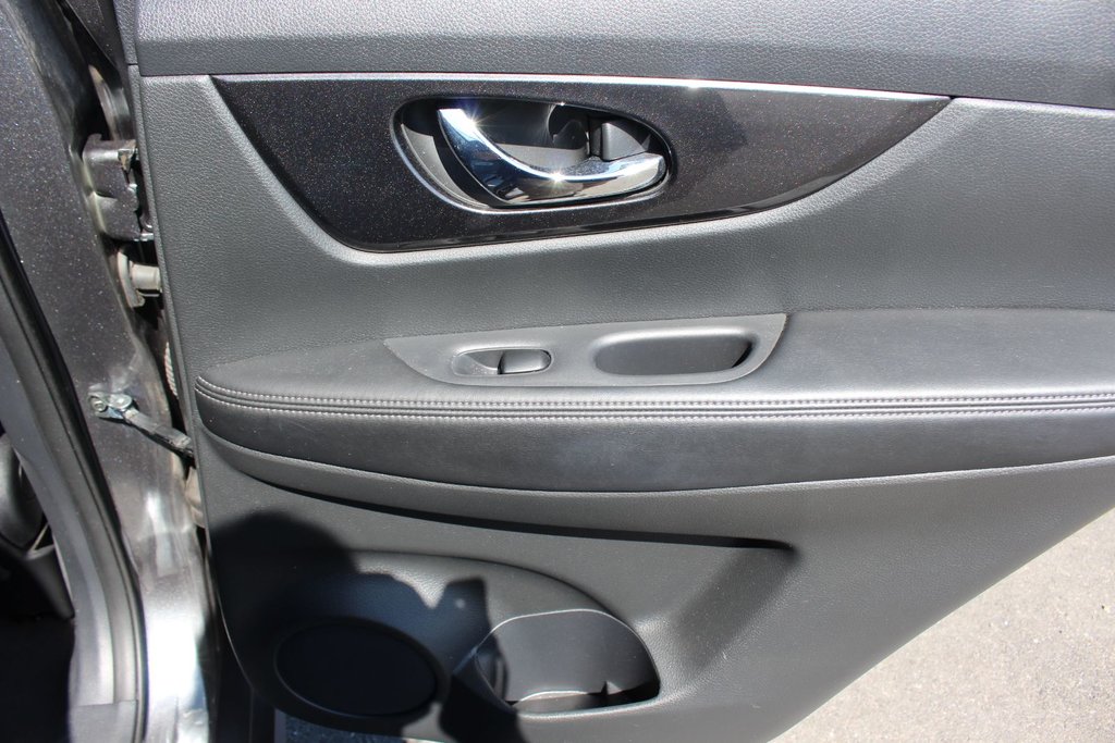 2018 Nissan Rogue in Antigonish, Nova Scotia - 39 - w1024h768px