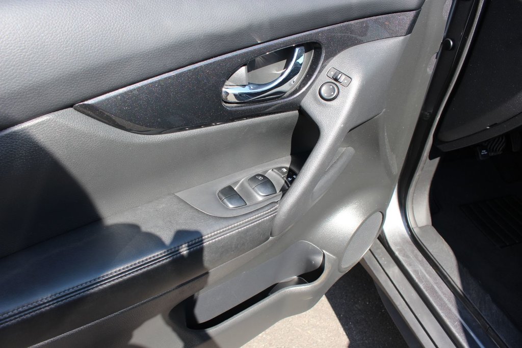 2018 Nissan Rogue in Antigonish, Nova Scotia - 14 - w1024h768px