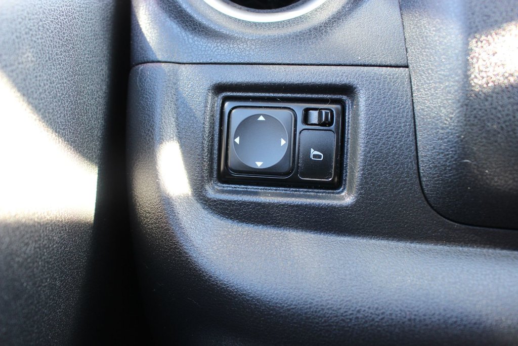 2016 Nissan Versa Note in Antigonish, Nova Scotia - 41 - w1024h768px