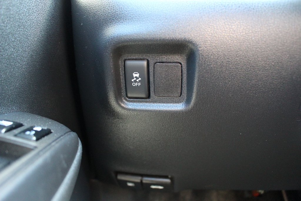 2016 Nissan Versa Note in Antigonish, Nova Scotia - 40 - w1024h768px