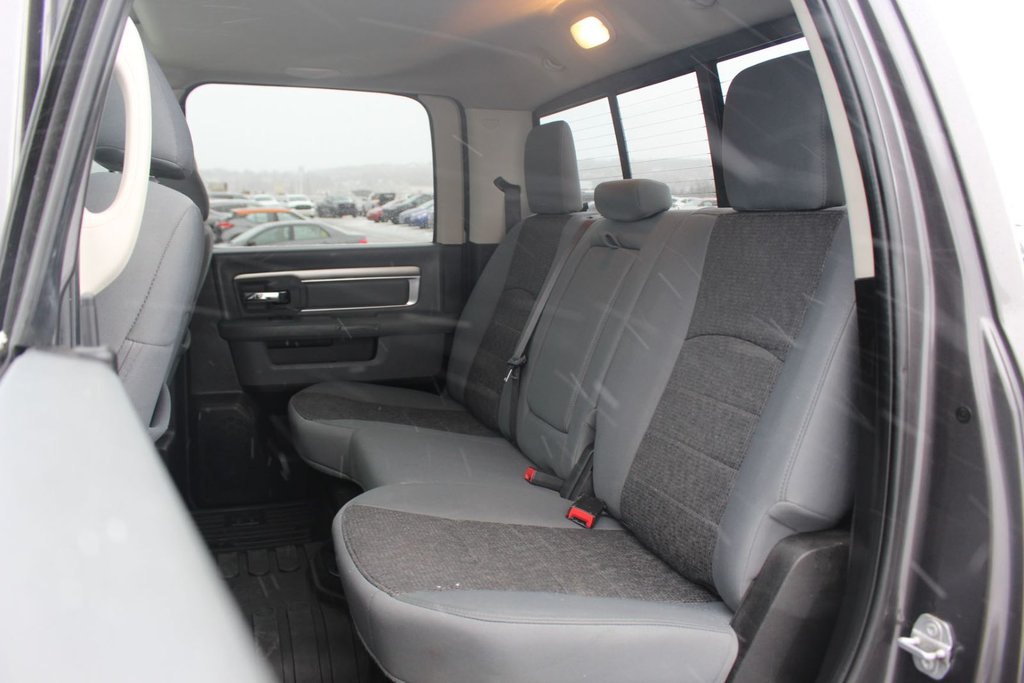 Ram 1500 Classic Warlock | SunRoof | Cam | USB | HtdSeats | Keyless 2019 à Saint John, Nouveau-Brunswick - 29 - w1024h768px