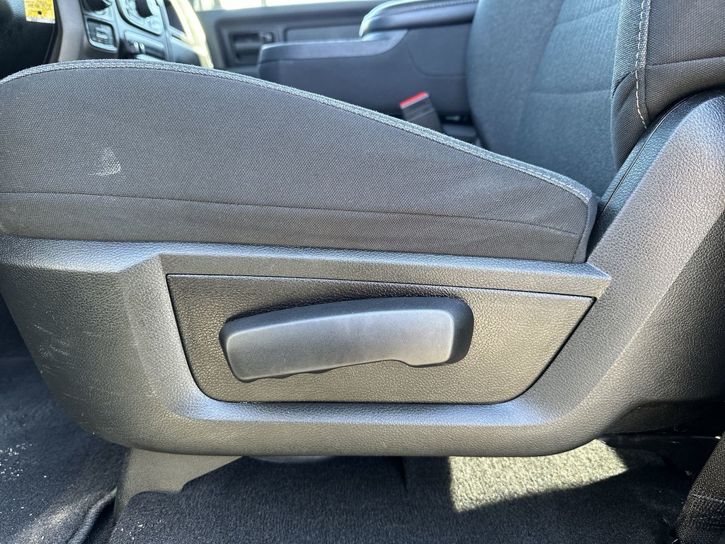 2021 Ram 1500 Classic Express | Cam | Bluetooth | AC | Warranty to 2026 in Saint John, New Brunswick - 14 - w1024h768px