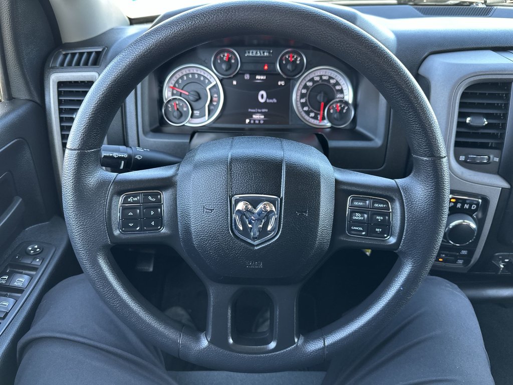 2021 Ram 1500 Classic Express | Cam | Bluetooth | AC | Warranty to 2026 in Saint John, New Brunswick - 17 - w1024h768px