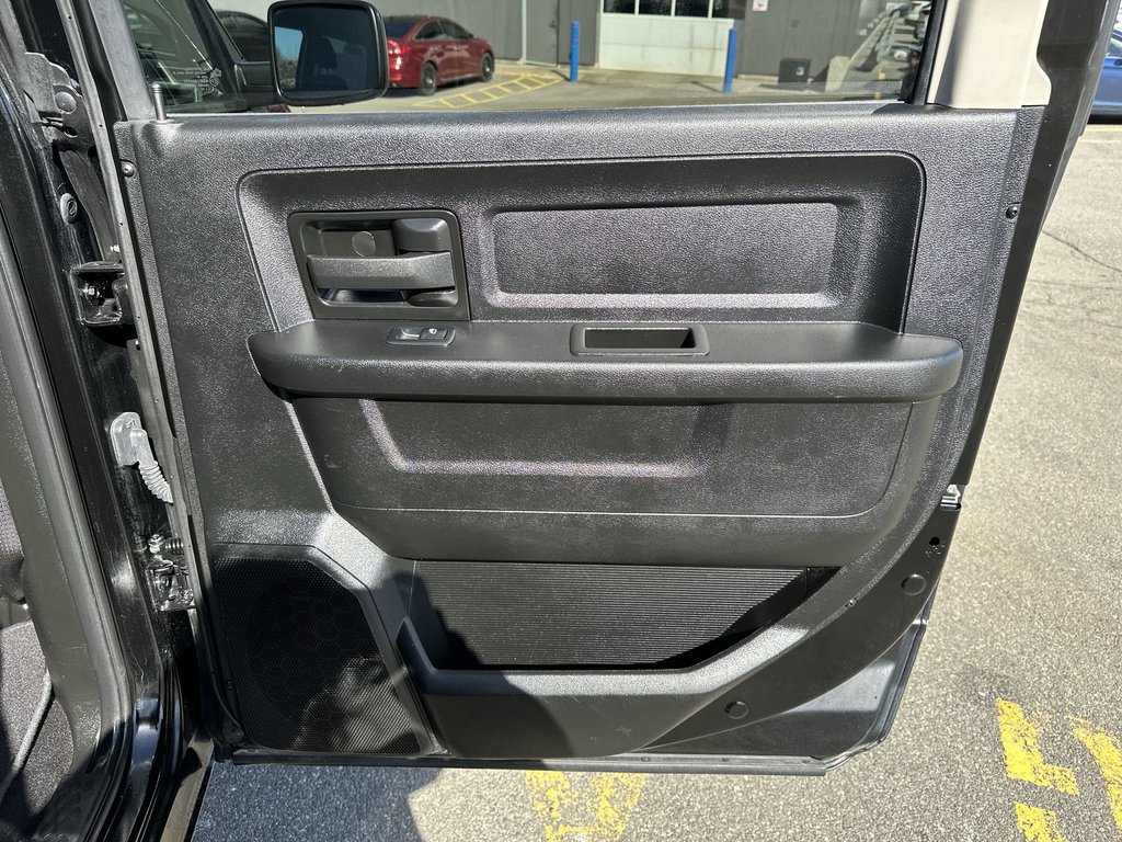 2021 Ram 1500 Classic Express | Cam | Bluetooth | AC | Warranty to 2026 in Saint John, New Brunswick - 36 - w1024h768px