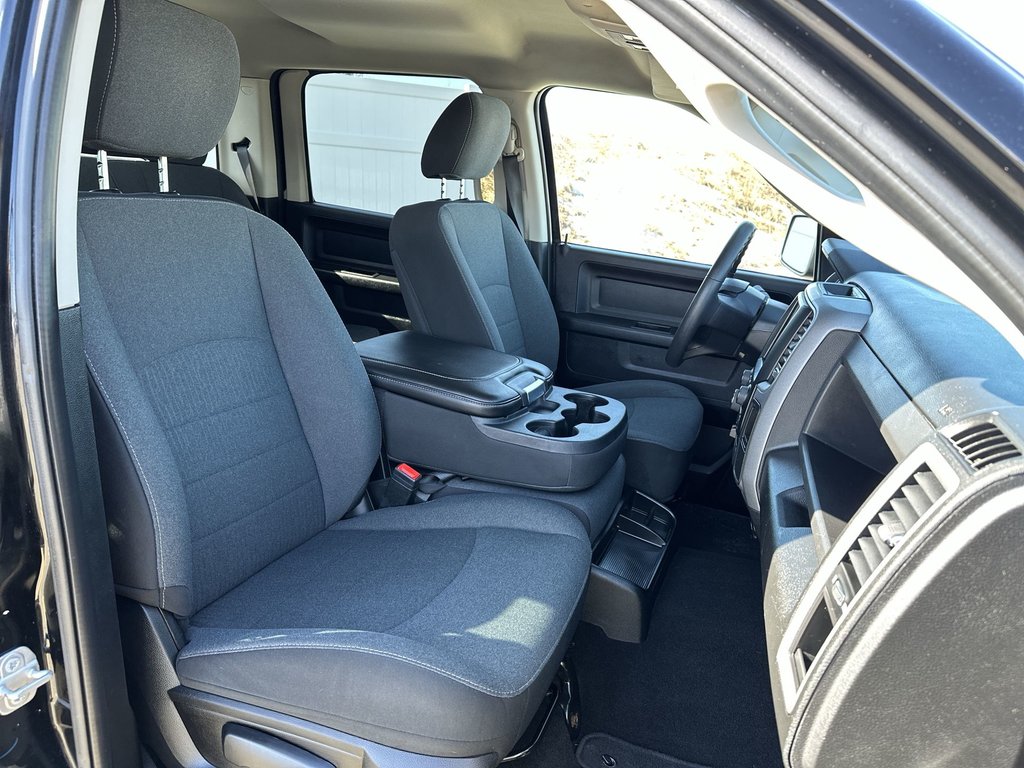 2021 Ram 1500 Classic Express | Cam | Bluetooth | AC | Warranty to 2026 in Saint John, New Brunswick - 37 - w1024h768px