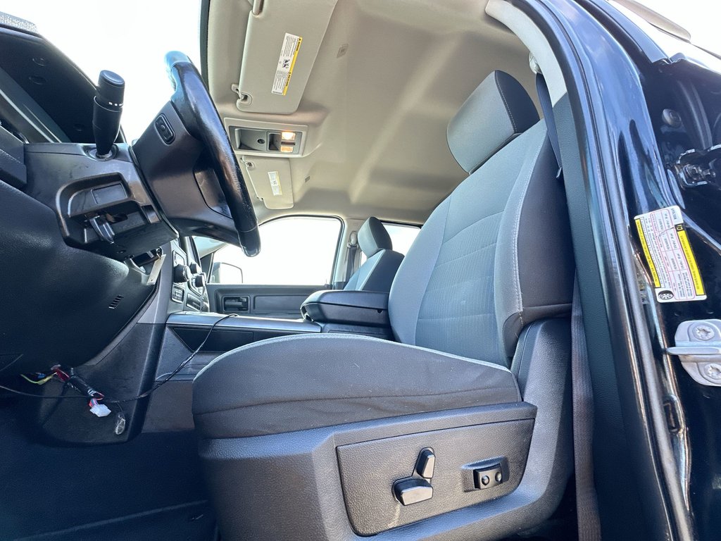 2021 Ram 1500 Classic Express | Cam | Bluetooth | HtdSeats | Aux | AC in Saint John, New Brunswick - 14 - w1024h768px
