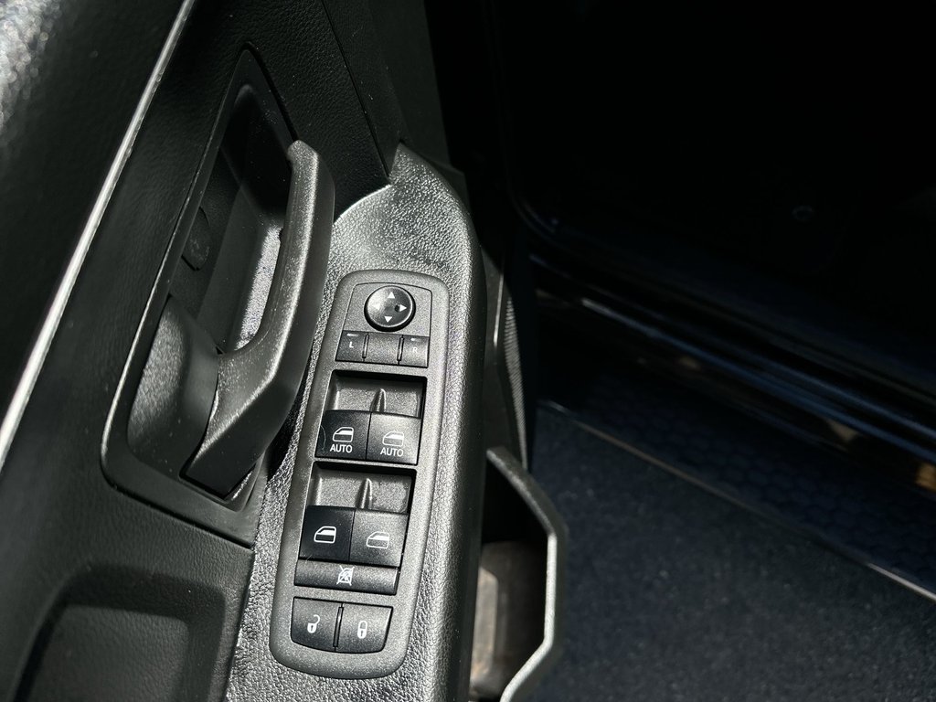 2021 Ram 1500 Classic Express | Cam | Bluetooth | HtdSeats | Aux | AC in Saint John, New Brunswick - 15 - w1024h768px
