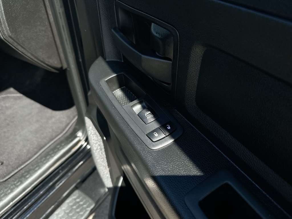 2021 Ram 1500 Classic Express | Cam | Bluetooth | HtdSeats | Aux | AC in Saint John, New Brunswick - 46 - w1024h768px